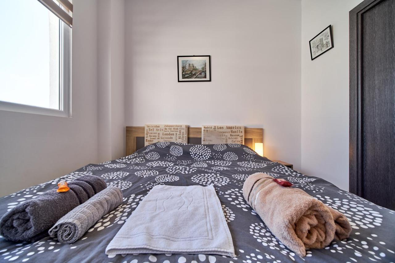 Cozy Apartment With Balcony On The Black Sea- Part Of The Family 'Vicki Apart Varna Exterior foto